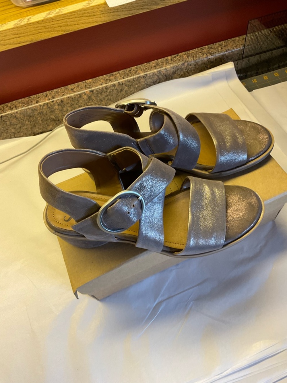 Sofft Metallica Pewter CORYN Sandals 9 - Picture 2 of 7